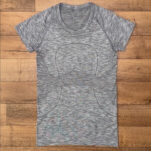Lululemon Size 8 Run Swiftly Grey Short Sleeve Tee Shirt Workout Train Fitness